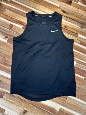 Nike Black Women’s Dri-FIT Athletic Tank with Silver Swoosh Size XS